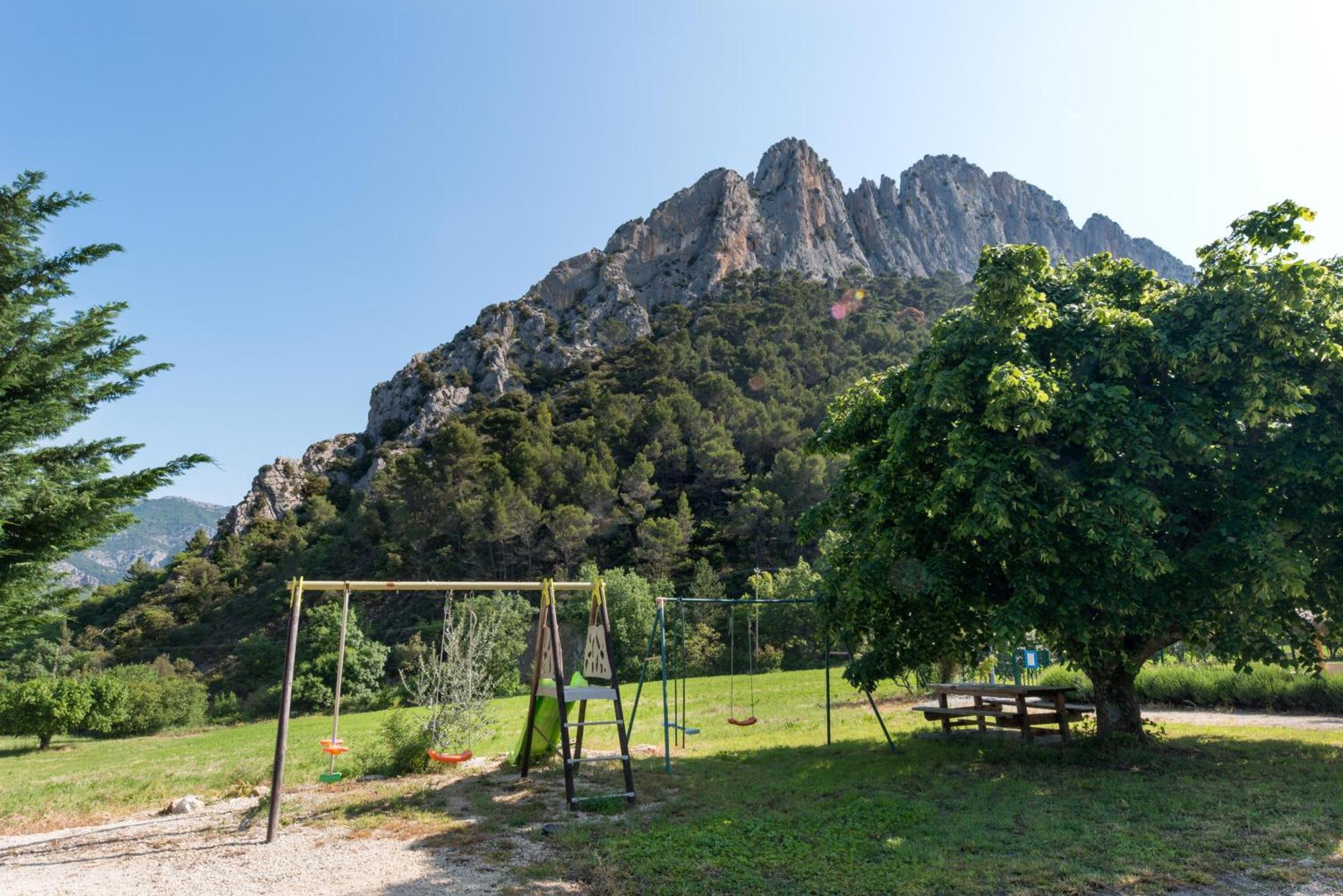 Domaine Saint Julien Hotel Buis-les-Baronnies Bagian luar foto
