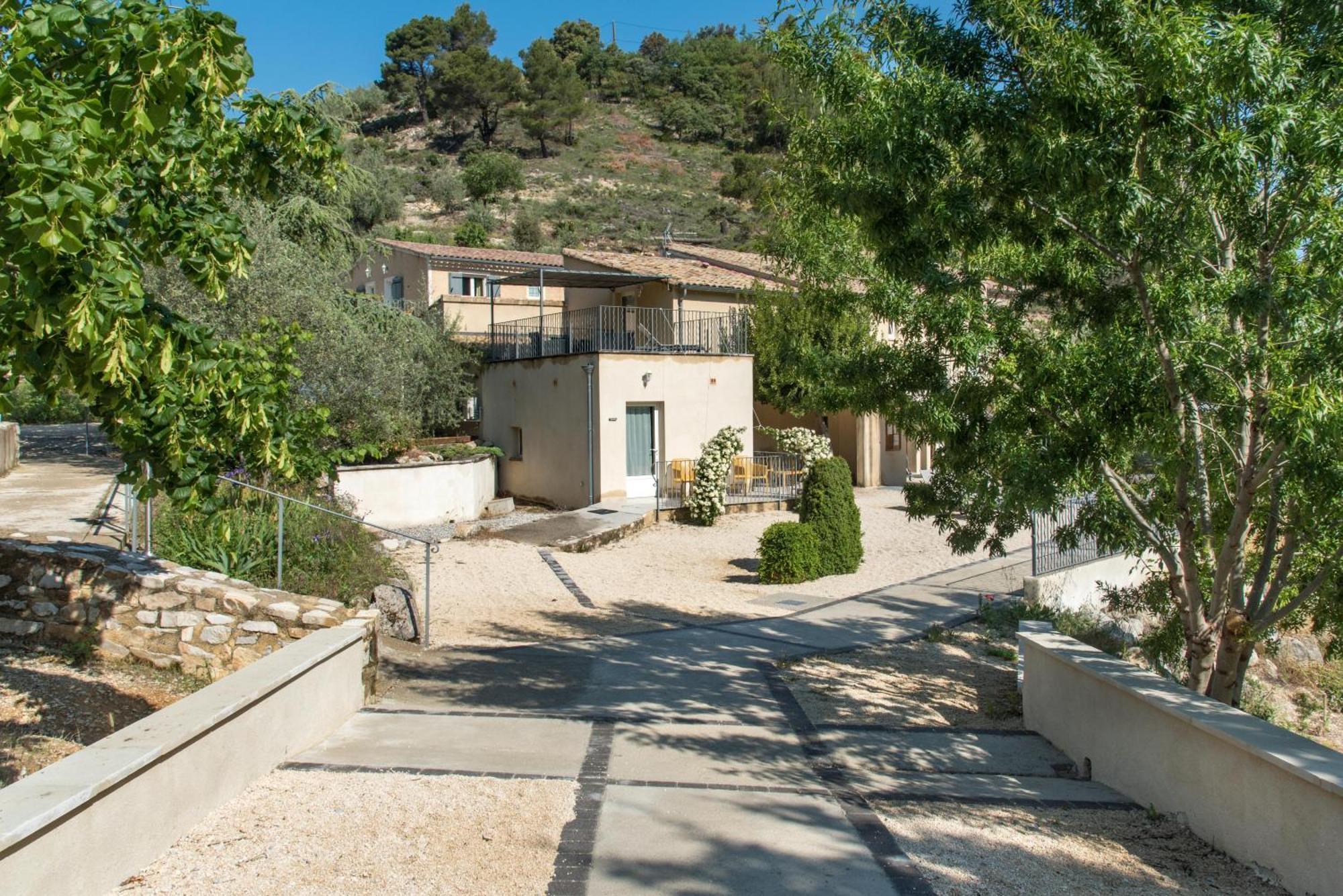 Domaine Saint Julien Hotel Buis-les-Baronnies Bagian luar foto