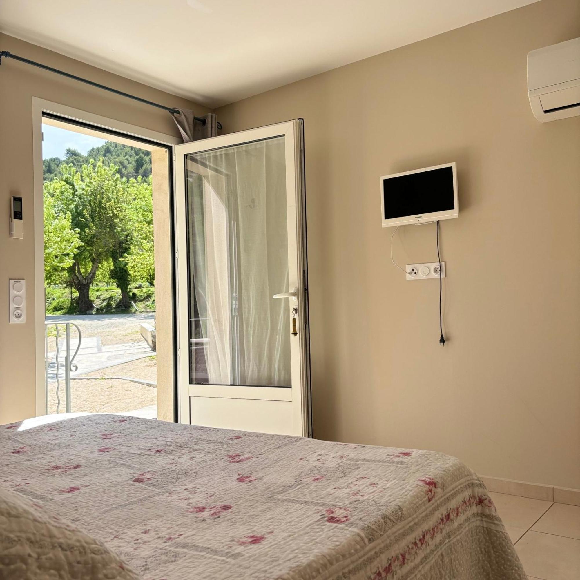 Domaine Saint Julien Hotel Buis-les-Baronnies Bagian luar foto